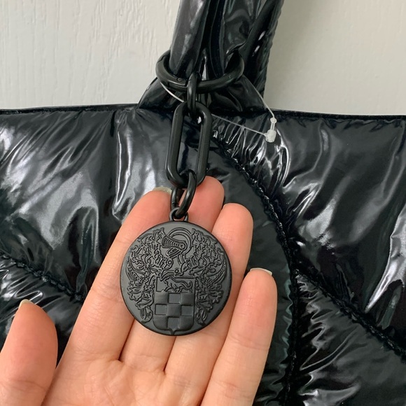 Puffer Shiny Black Quilted Vince Camuto Bag - Picture 7 of 17